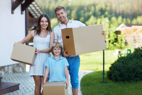 House and office moving truck support in Putney